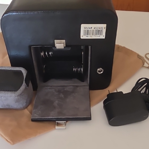 Black Leather Watch Winder - Picture 5 of 6